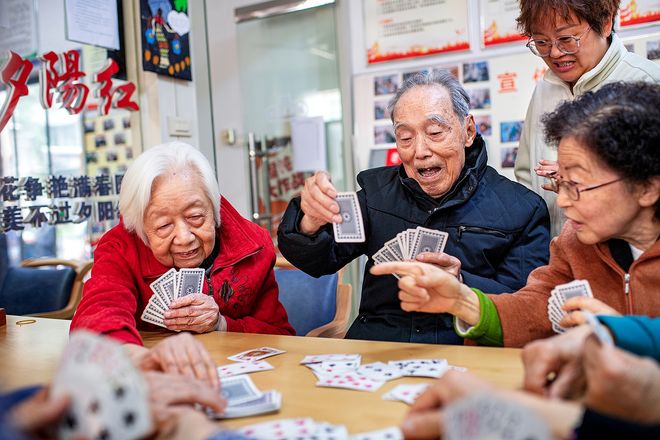 人或许比00后还会玩开元棋牌现在的退休老(图3)